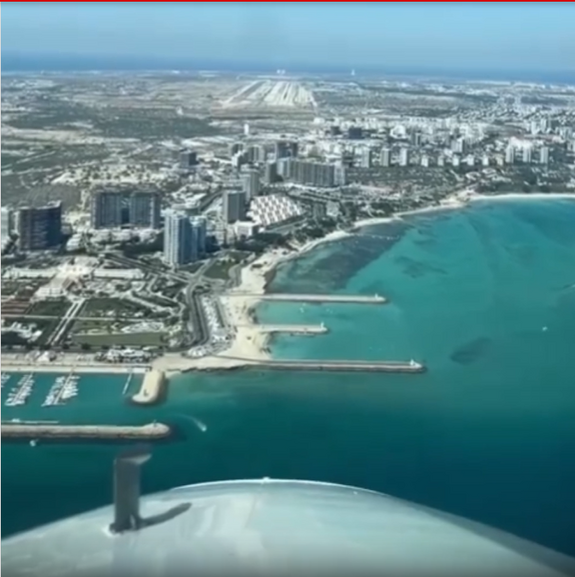 فیلم فرود هواپیما در جزیره کیش از دید خلبان