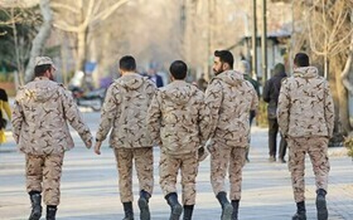 انتقاد روزنامه اطلاعات از معافیت سربازان دارای ۴ فرزند