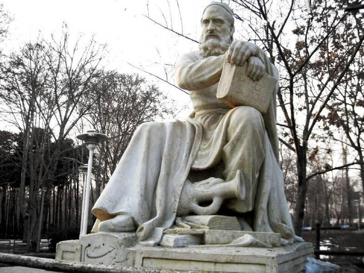 28 اردیبهشت؛ روز خیام، هنرمندانه‌ترین گور به گور کردن تاریخ!