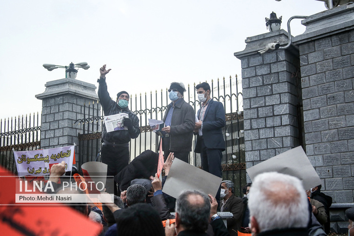 تجمع اعتراضی بازنشستگان مقابل مجلس