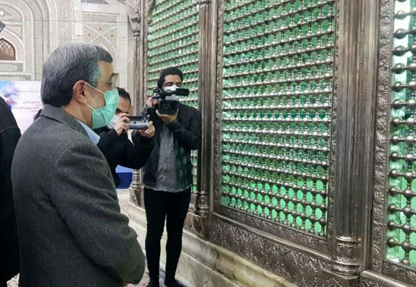 احمدی نژاد به حرم امام خمینی رفت/ حسن خمینی به استقبالش نرفت!