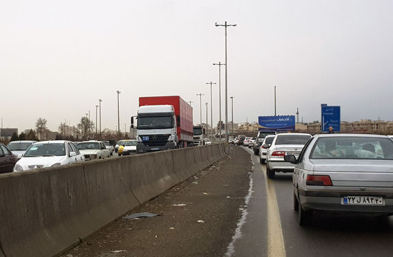 طرح ترافیک| ترافیک در برخی مقاطع محور چالوس سنگین است