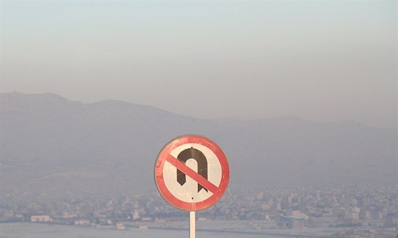 هشدار وزارت بهداشت درباره آلودگی شدید هوای تهران: اوضاع آن‌قدر خراب است که باید نسبت به یک تصمیم عاجل اقدام کنیم / ۱۶ ایستگاه در تهران با شاخص بالای ۱۵۰، در وضعیت ناسالم برای همه گروه‌ها قرار دارند / منطقه ۲ شدیدترین وضعیت آلودگی هوا را دارد