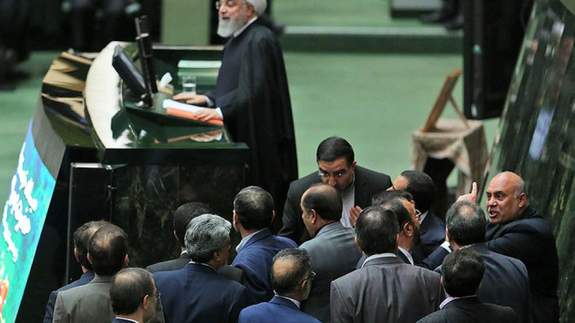 طرح اتهامات جدید علیه روحانی در مجلس؛ رئیس‌جمهور سابق متهم به اخلال در بورس