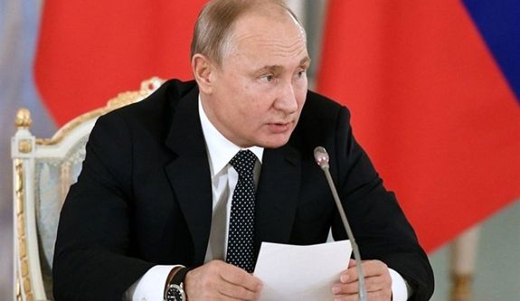 تاکید پوتین بر اهمیت همکاری‌های روسیه و چین در عرصه انرژی