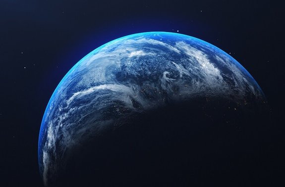تصویری خیره‌کننده از اولین نمای کامل زمین