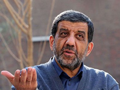 توضیحات ضرغامی درباره دو تاج پهلوی پس از بازدید از موزه جواهرات ملی