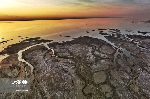 (تصاویر) آب در رگ‌های دریاچه ارومیه
