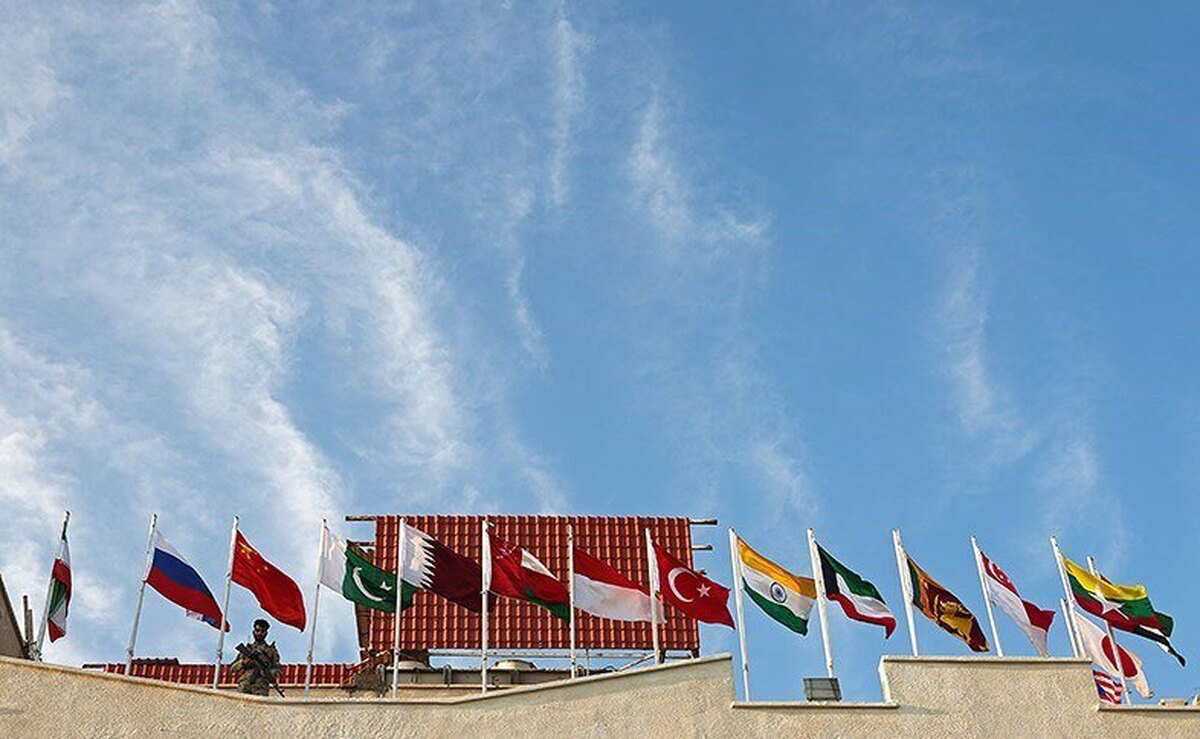 (تصاویر) پوشش «افسران زن روسی» در رزمایش مشترک ایران، چین و روسیه