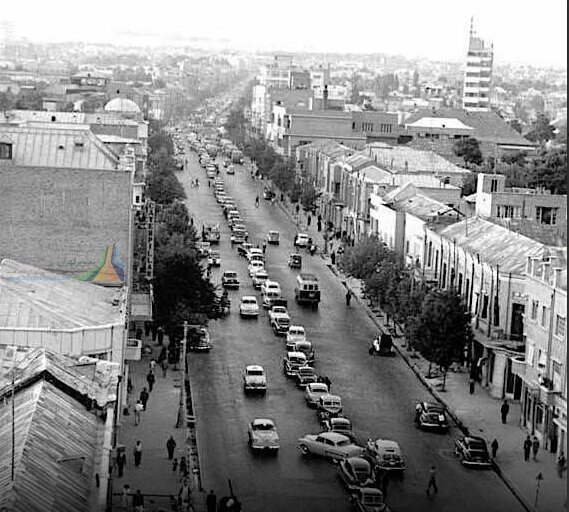 شیوه خاص پارک خودرو در تهران دهه ۳۰ + عکس
