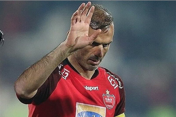 کاپیتان پرسپولیس از فوتبال خداحافظی کرد