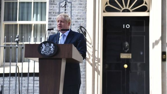 نخست وزیر انگلیس از رهبری حزب محافظه‌کار استعفا داد