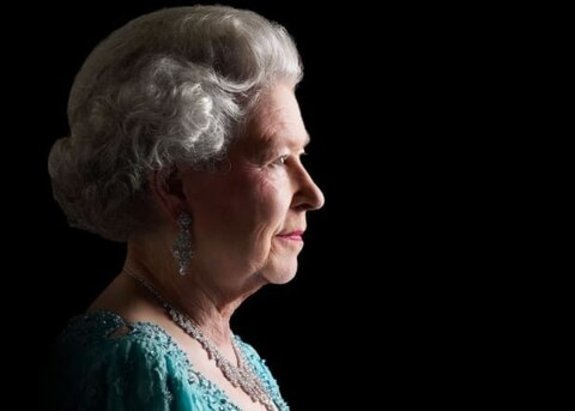 زندگی  ملکه بریتانیا از دریچه دوربین