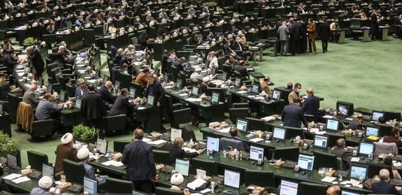 موافقت مجلس با دوفوریت لایحه متناسب سازی حقوق کارکنان دولت