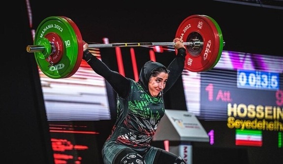 عکس/ استوری گلایه‌آمیز دختر وزنه‌بردار ایرانی