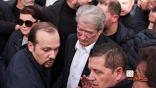 کوبیدن مشت به صورت رئیس جمهور آلبانی + فیلم و عکس