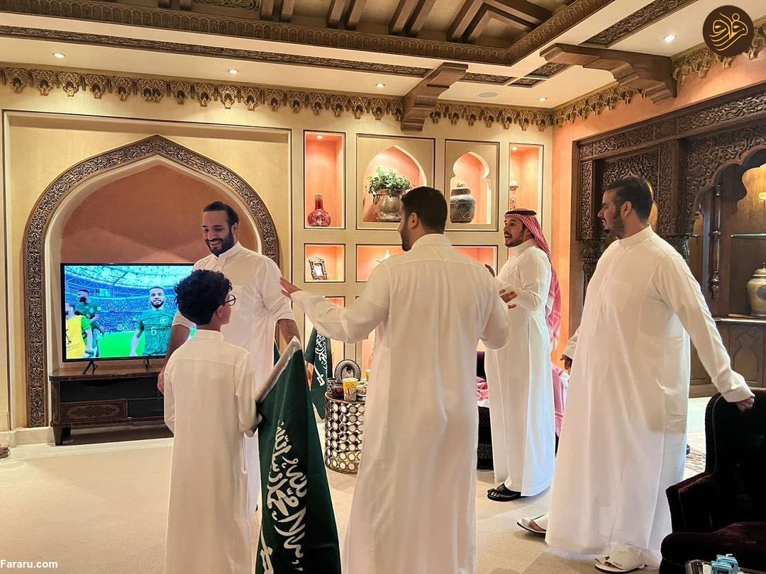 لحظه خوشحالی بن سلمان از پیروزی عربستان مقابل آرژانتین + تصاویر