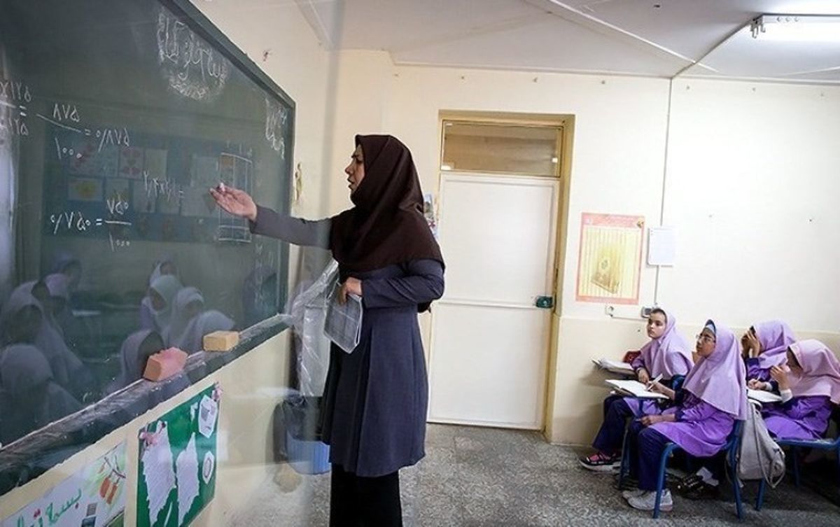 با عوامل تاخیر در پرداخت حقوق فرهنگیان برخورد می‌شود