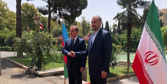 امیرعبداللهیان با وزیرخارجه آذربایجان گفتگو کرد