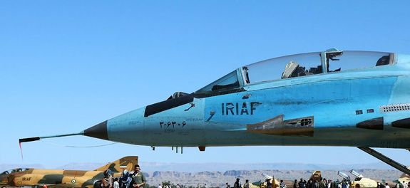(عکس) اولین جنگنده اف-۱۴ تامکت که وارد ایران شد