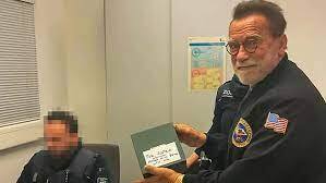 بازداشت آرنولد شوارتزنگر در فرودگاه مونیخ