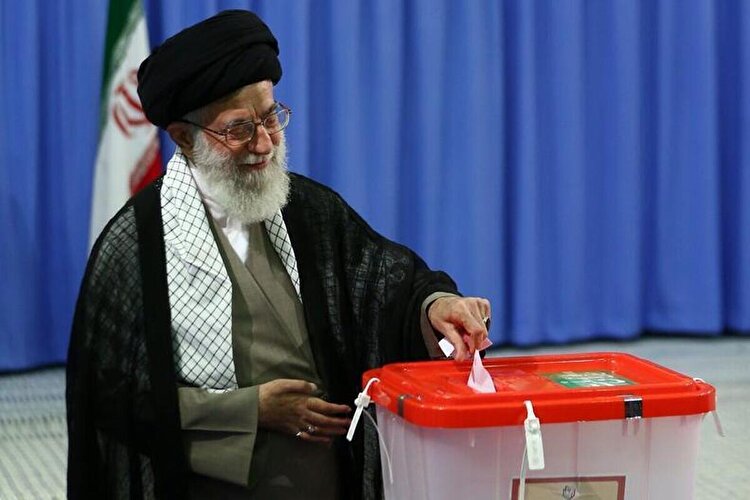 (ویدئو) رهبر انقلاب اسلامی رای خود را به صندوق انداختند