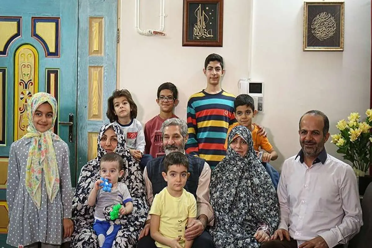 مهاجرت بلاگر فرزند‌آوری با ۱۰ فرزندش به عمان