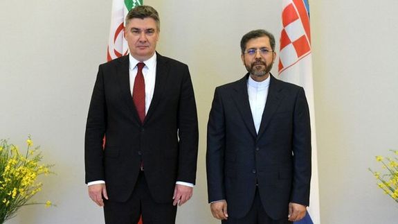 استوارنامه سفیر جدید ایران در دستان رئیس‌جمهور کرواسی