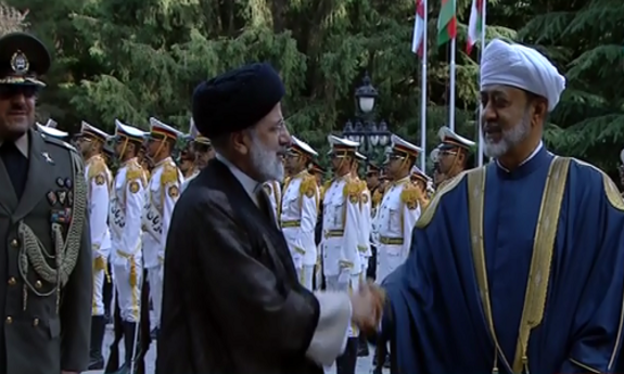 استقبال رسمی رئیس جمهور از سلطان عمان