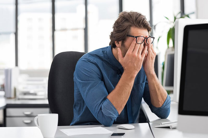 علت سردردهای تابستانی چیست؟/ ۶ دلیل برای سردردهای ناشی از گرما
