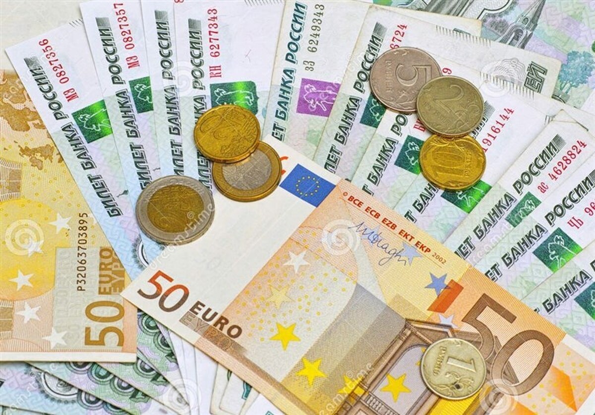یورو و دلار در برابر روبل دو درصد ارزان شدند