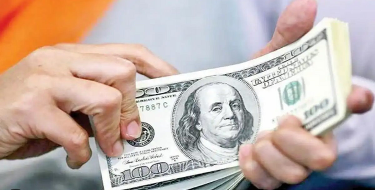 آتش‌بازی دلار در ناآرامی منطقه