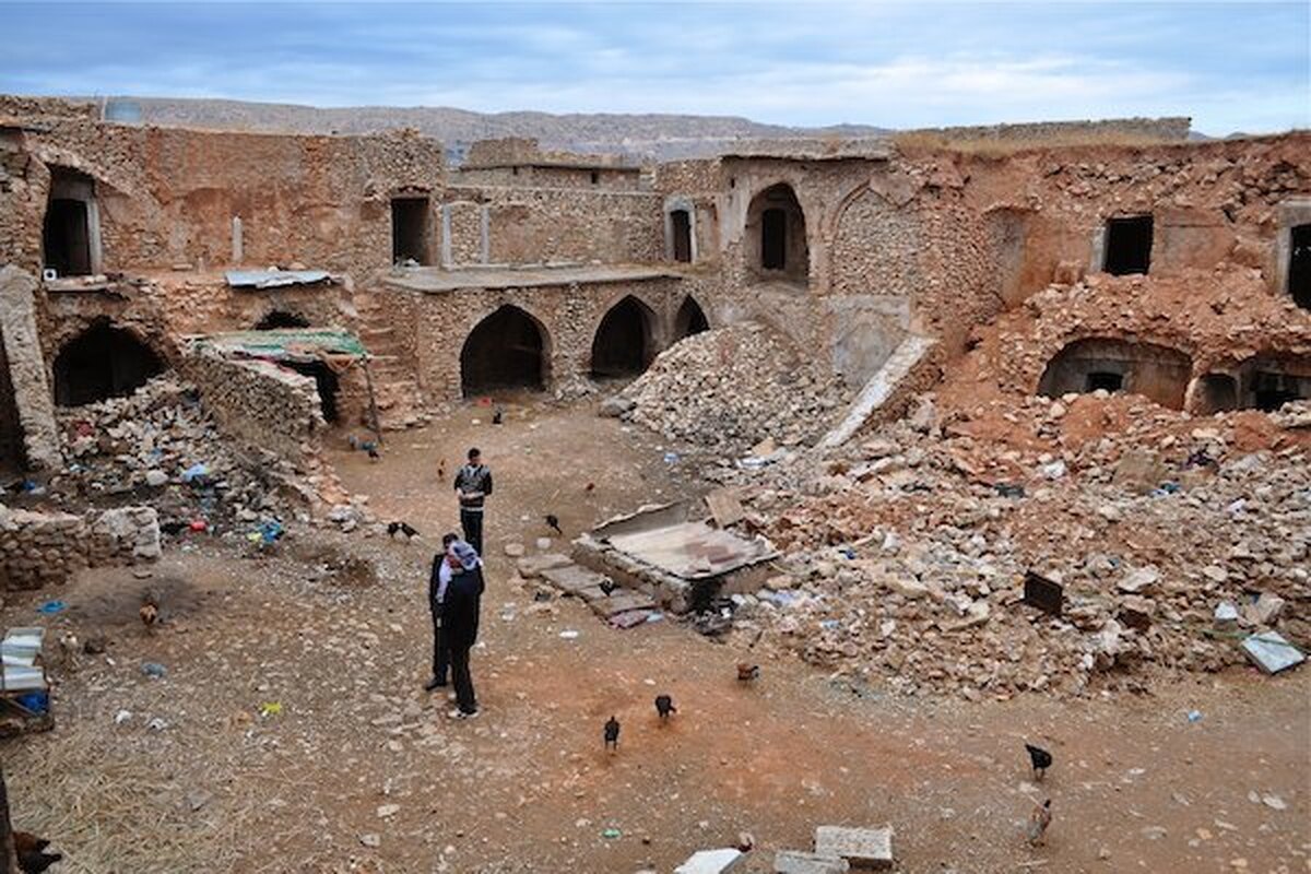 غار‌های مبله شده در دره فرحزاد برای مصرف مواد مخدر