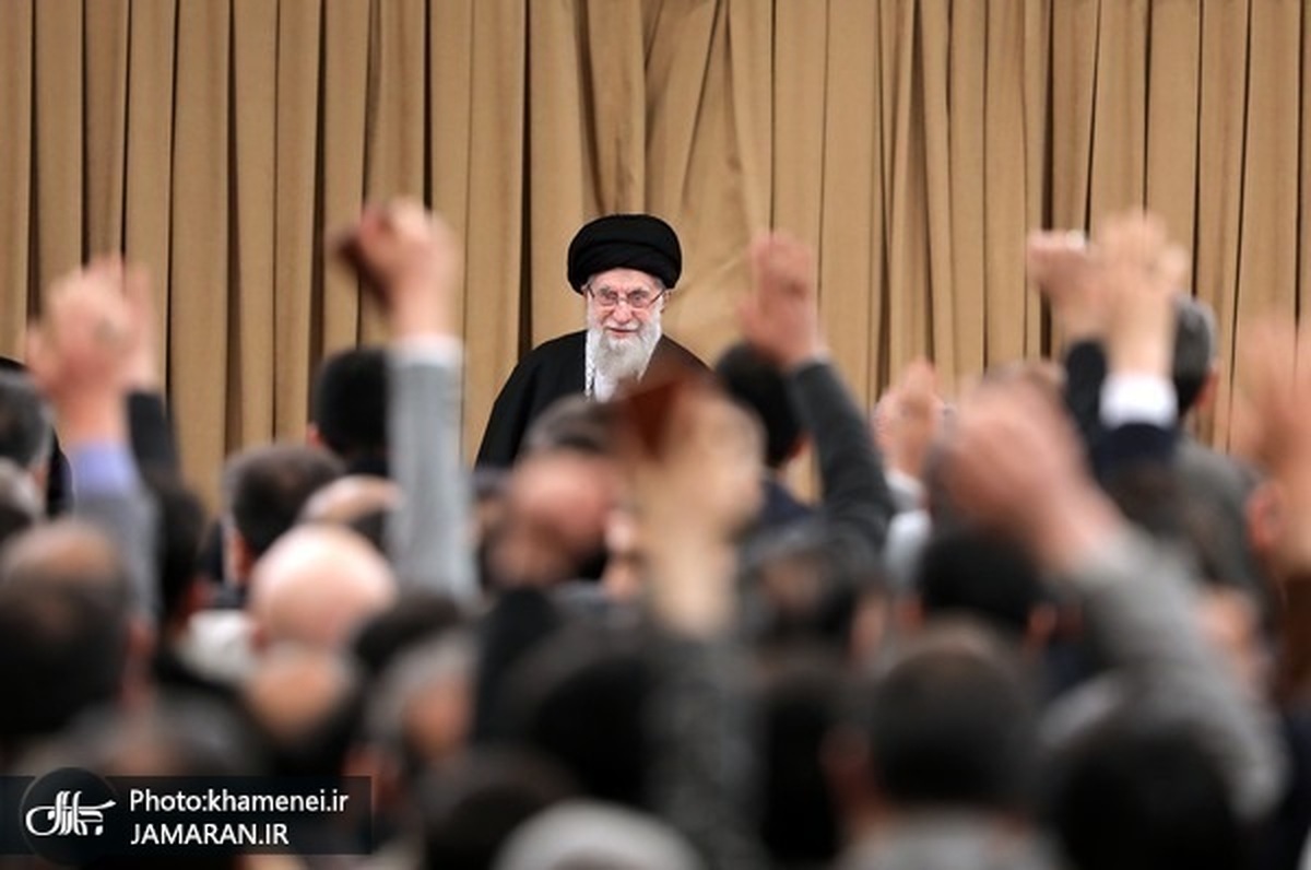 رهبر معظم انقلاب: در قرآن مشخص است چه زمانی به قدرت‌مداران شمشیر بکشیم