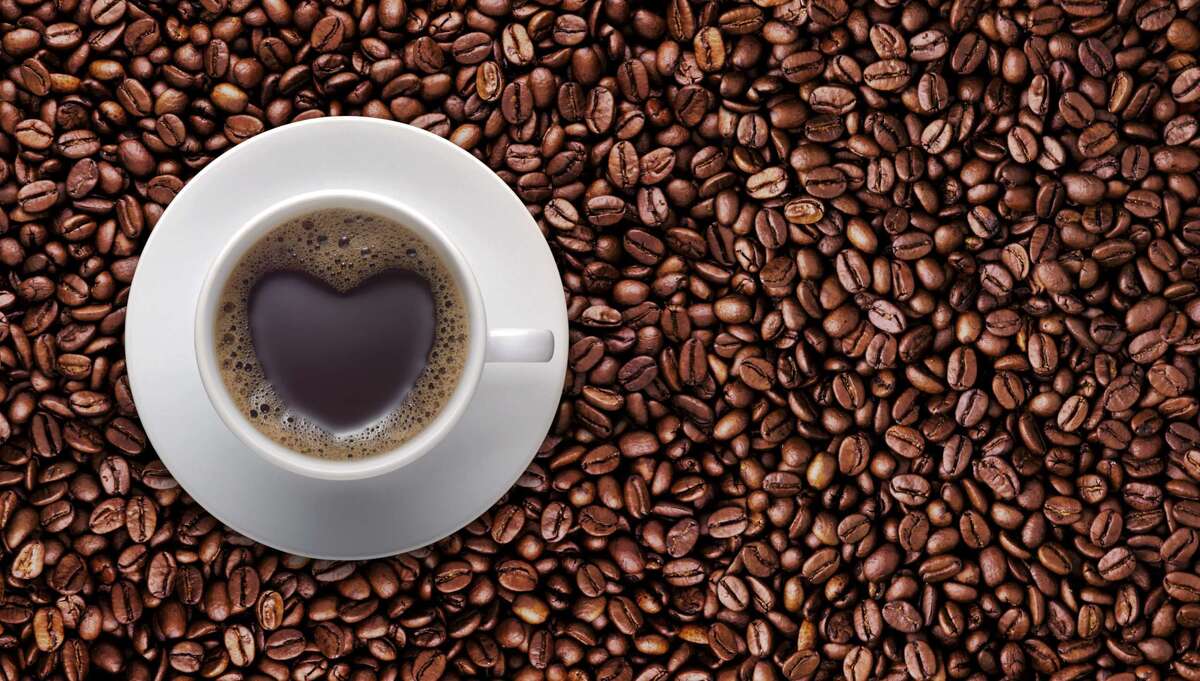 ۶ ضرر نوشیدن قهوه با معده خالی