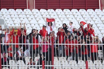 ورود زنان تراکتوری به استادیوم ممنوع شد