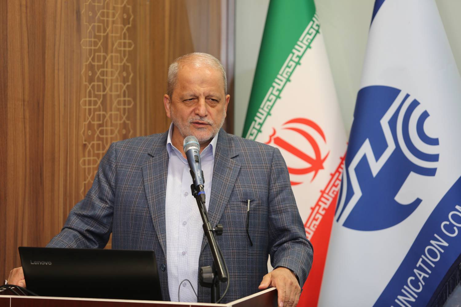 حمایت همه‌جانبه حاکمیت از شرکت مخابرات ایران لازمه افزایش کیفیت است