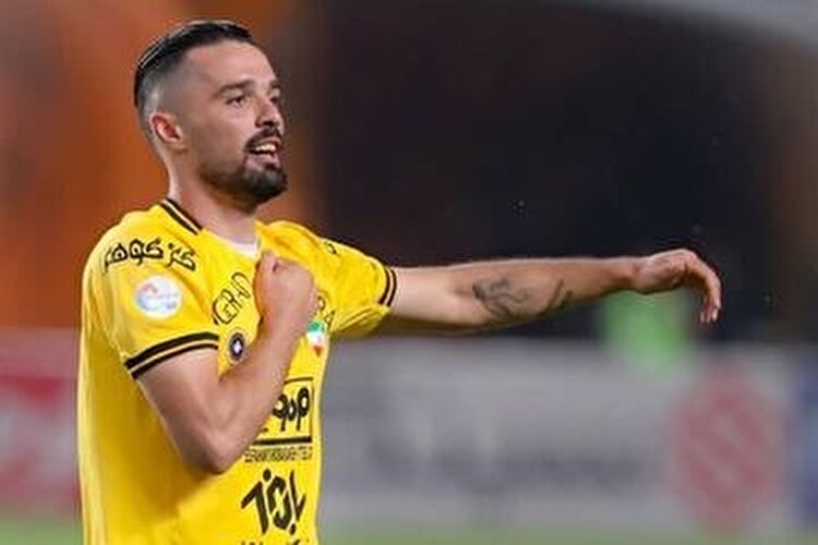 حاج صفی غایب است! نورافکن کاپیتان فعلی سپاهان شد