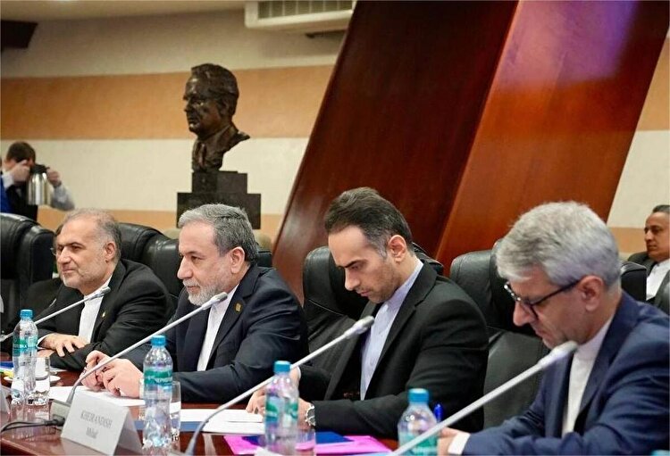 عراقچی خطاب به دانشجویان روسی: نظریه سیاست خارجی آمریکا مبتنی بر صلح از طریق زور است