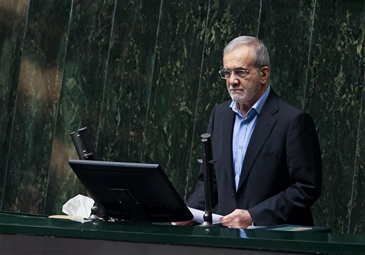 طرح سوال مجلس از پزشکیان؛ پاسخ کرباسچی و مطهری