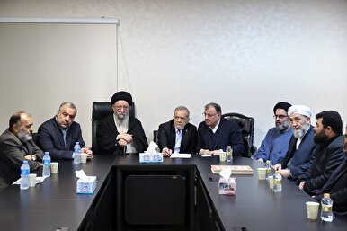 فیلم+ پزشکیان در دیدار با خانواده جانباختگان حوادث ۱۴۰۴ چه گفت؟