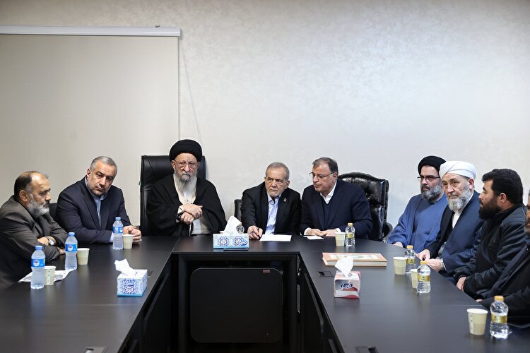 فیلم+ پزشکیان در دیدار با خانواده جانباختگان حوادث ۱۴۰۴ چه گفت؟