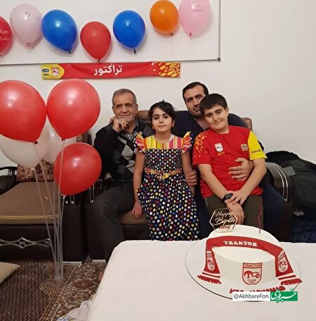 جشن قهرمانی تراکتور در منزل رئیس جمهور تبریزی