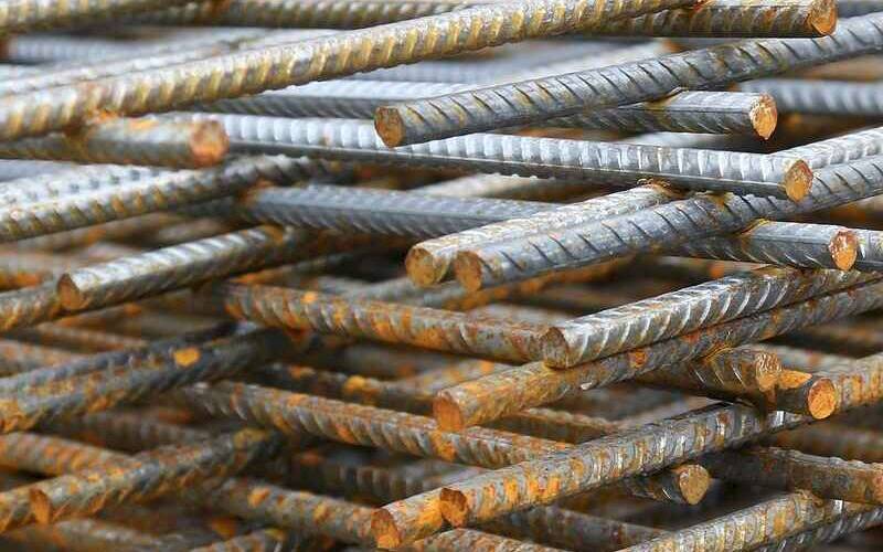 وابستگی بازار مسکن و خودرو به آهن