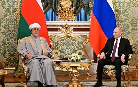 پوتین معلم پادشاه عمان در خصوص استفاده از میکروفون!