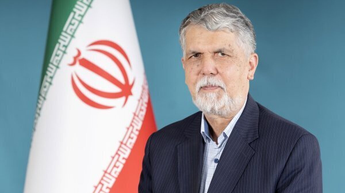 وزیر فرهنگ و ارشاد اسلامی جهت خاکسپاری پاپ عازم رم شد