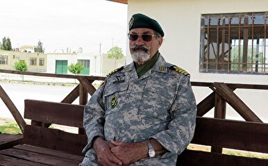ناخدا صمدی از فلسفه یک گلوله اضافه می‌گوید