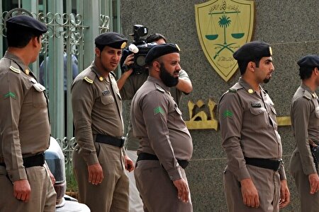 زائران خانه خدا در مخزن خودرو‌های سنگین!
