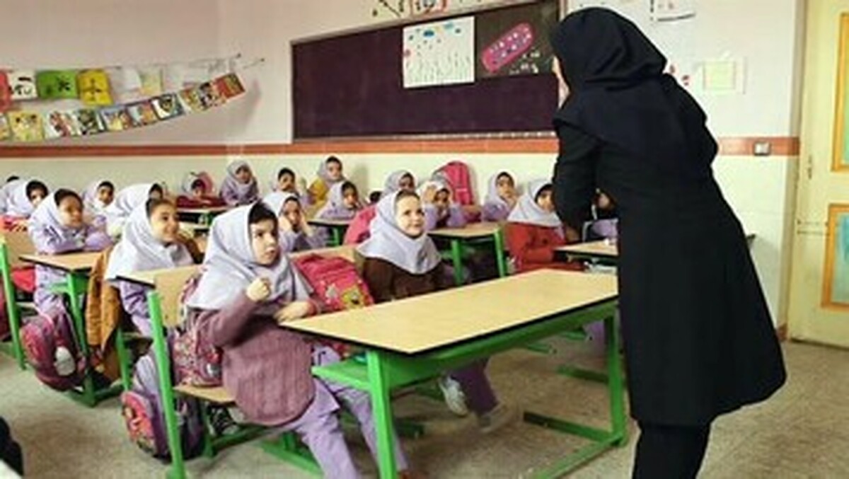 معلمان در اعیاد پیش رو عیدی نمی‌گیرند