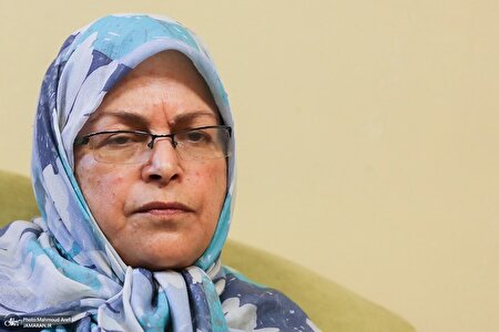 آذر منصوری: با جریانی مواجه هستیم که با اینکه می‌داند اقلیت است